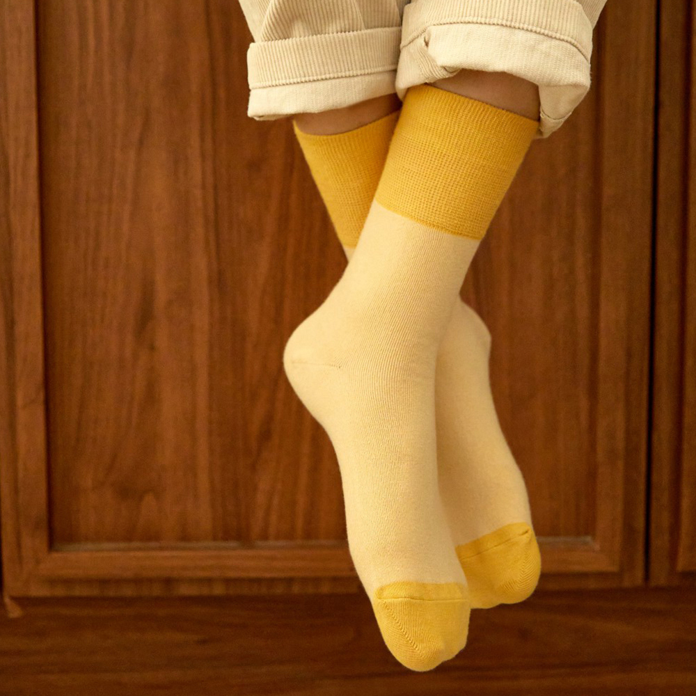 socks detail image-S1L2