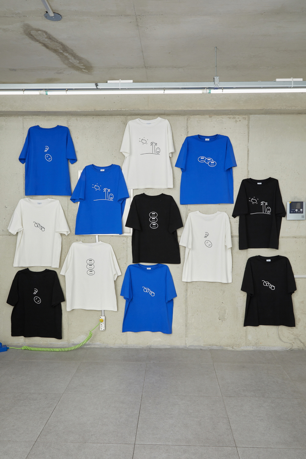 short sleeved tee product image-S1L18