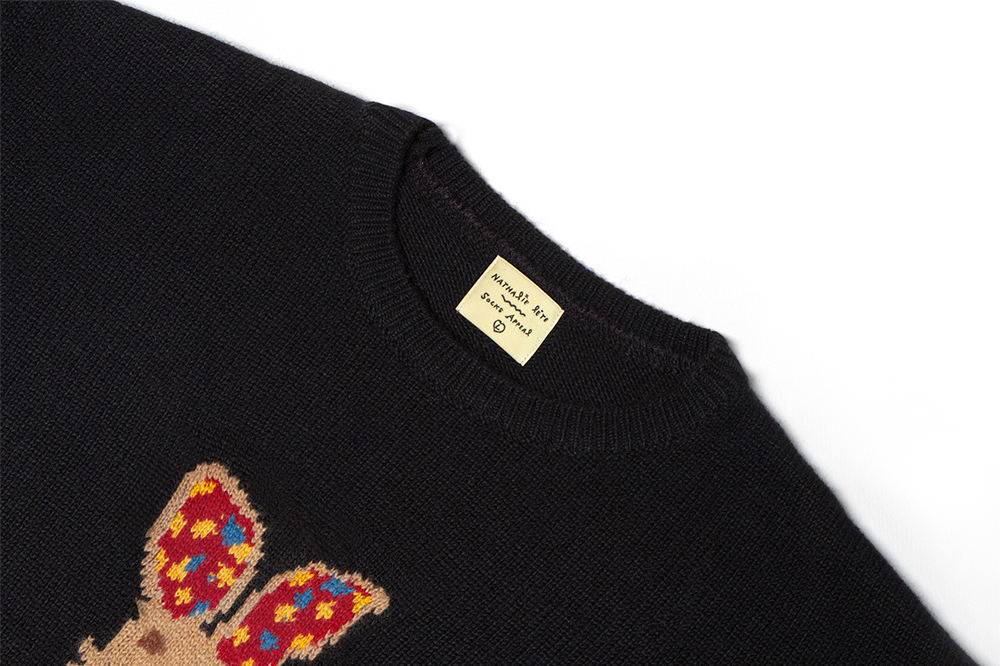 long sleeved tee detail image-S2L3