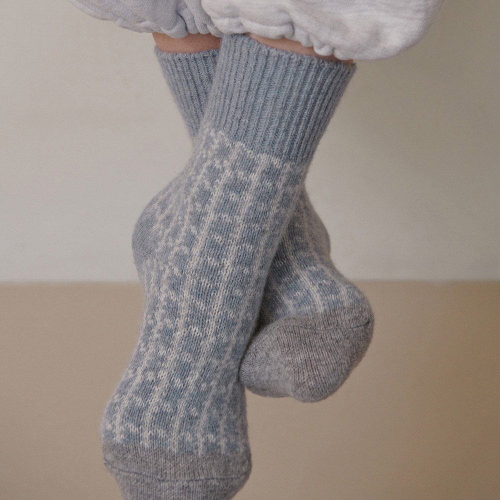 socks detail image-S7L12
