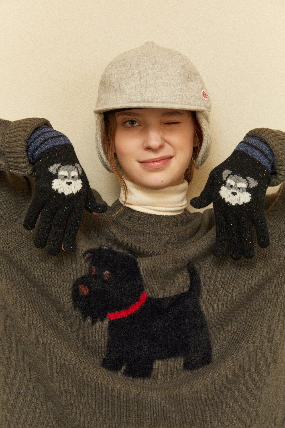 gloves model image-S1L5