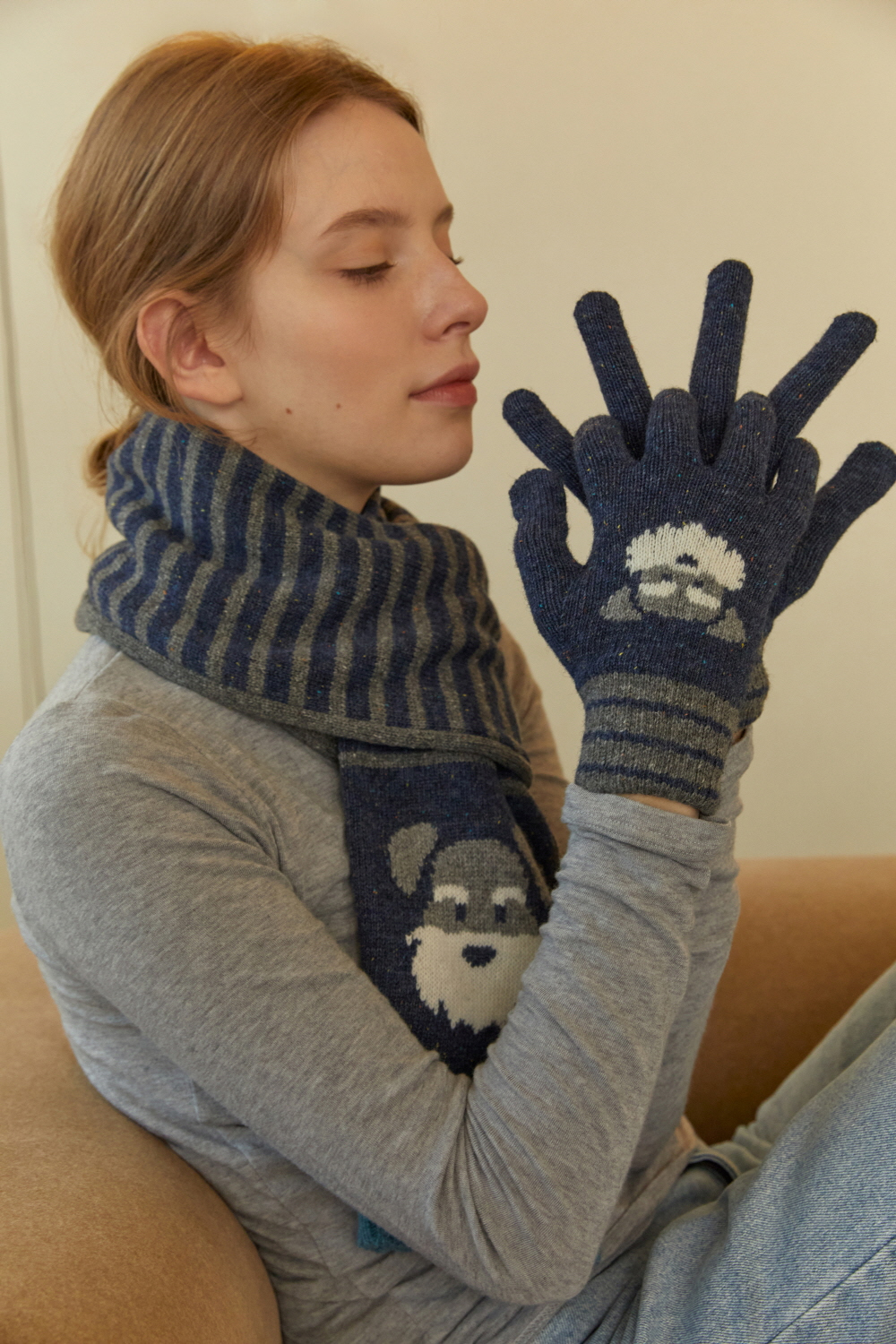 gloves model image-S1L15