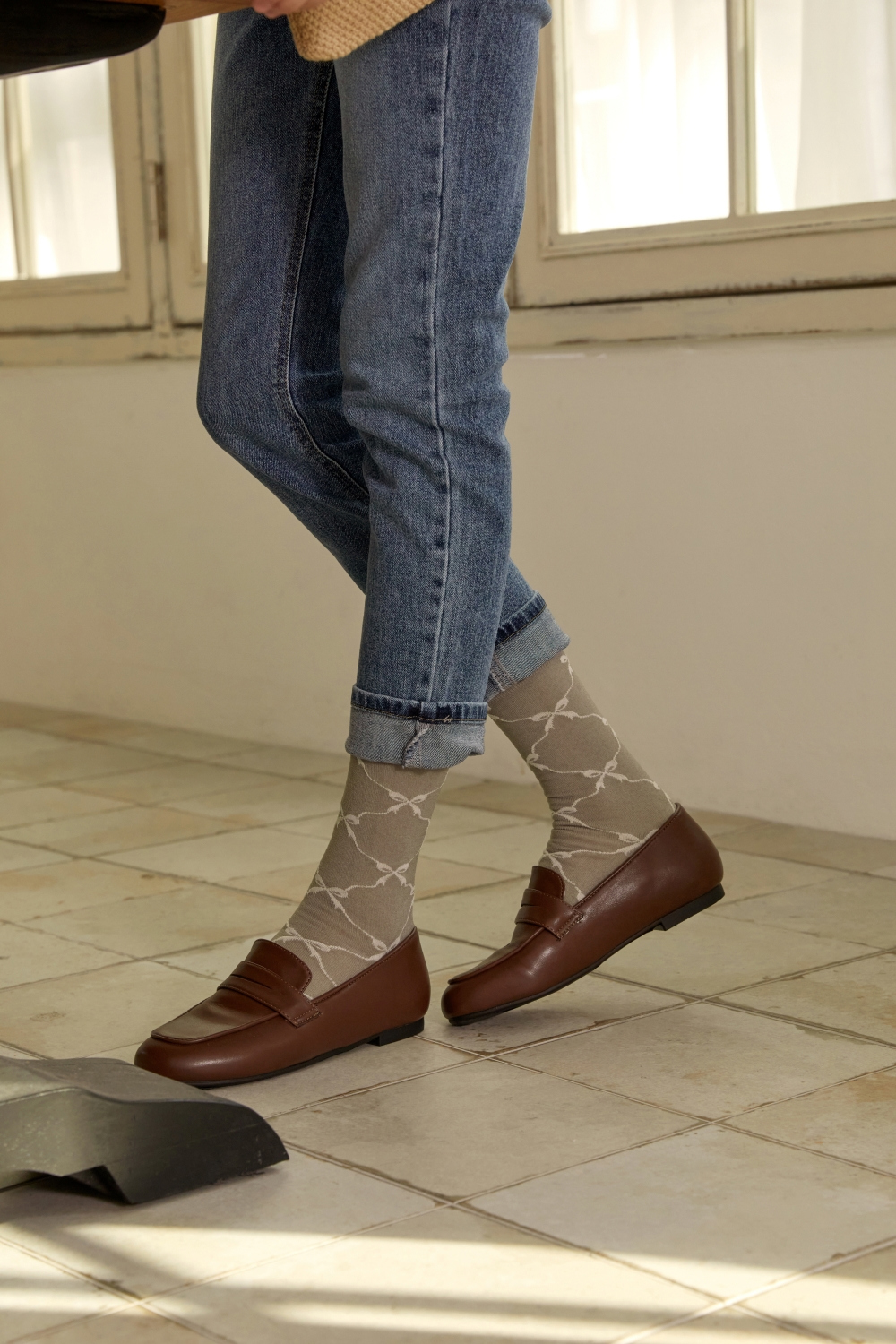socks model image-S1L6