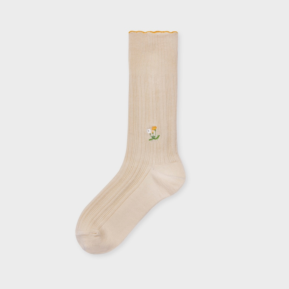 socks cream color image-S2L11