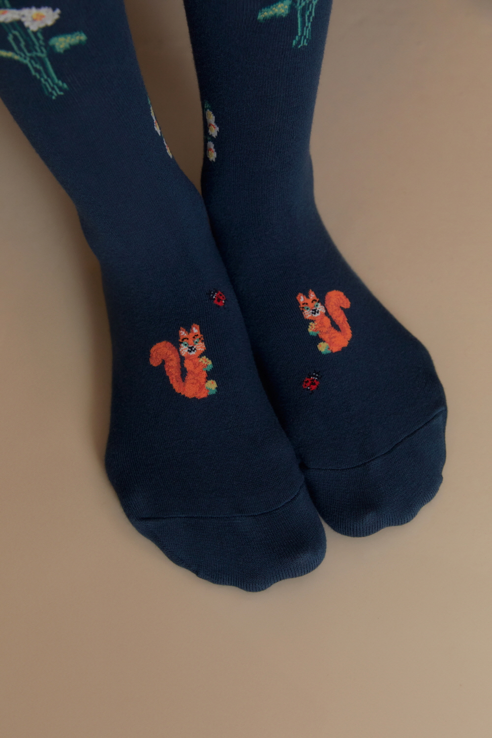 socks product image-S4L9