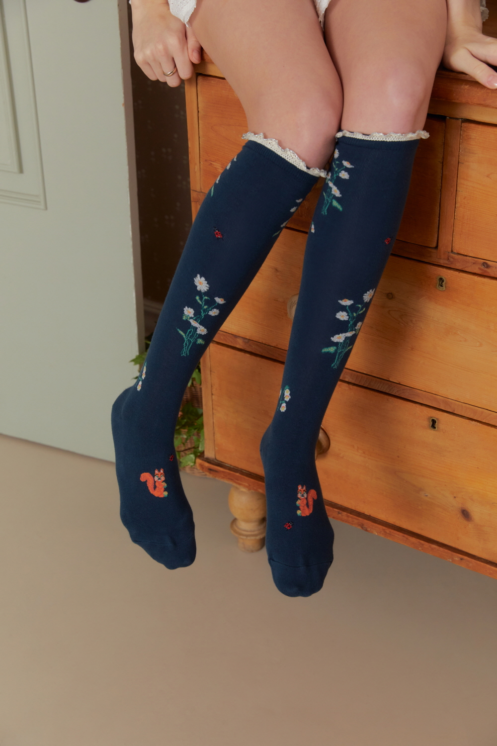 socks model image-S4L10