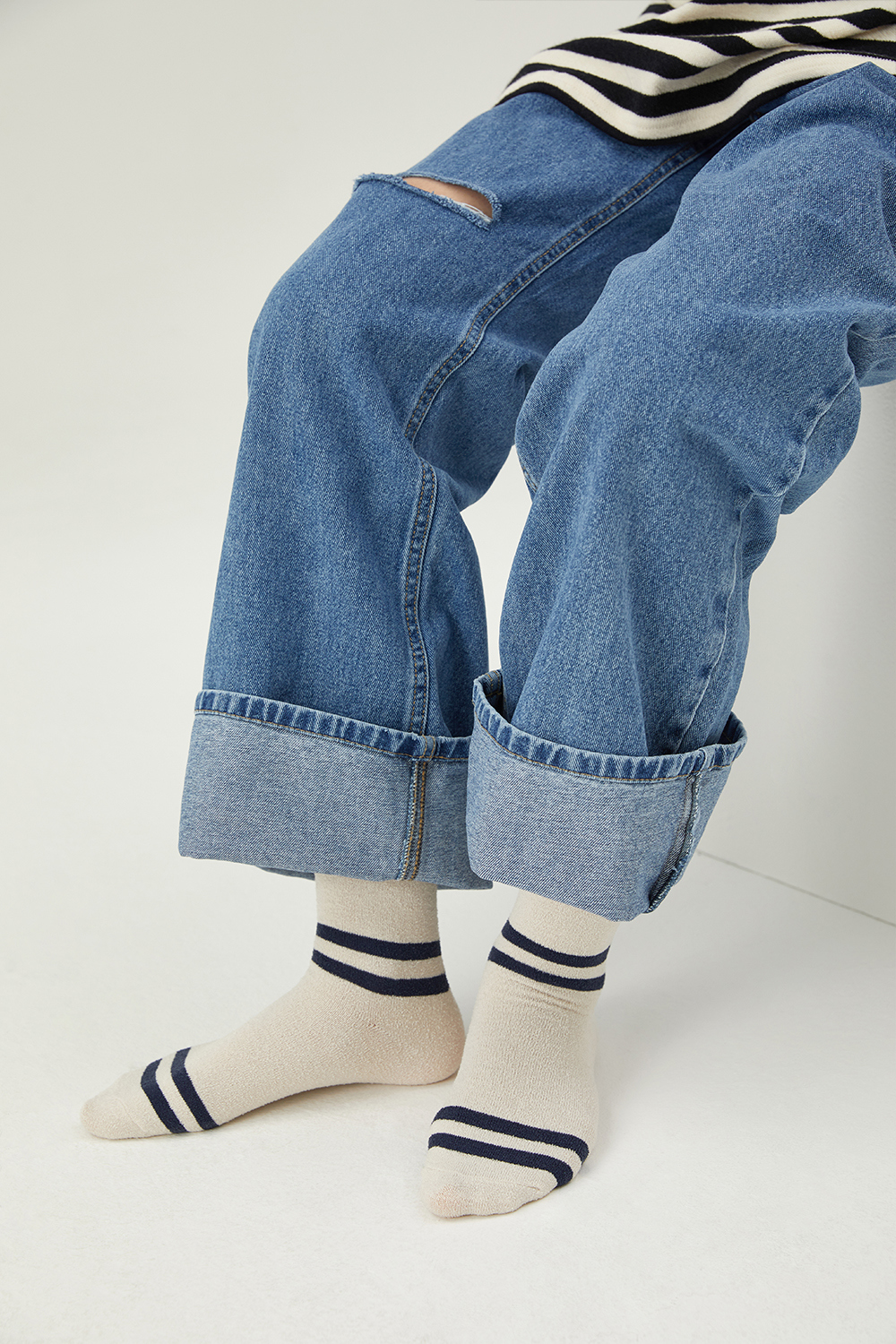 socks model image-S4L9