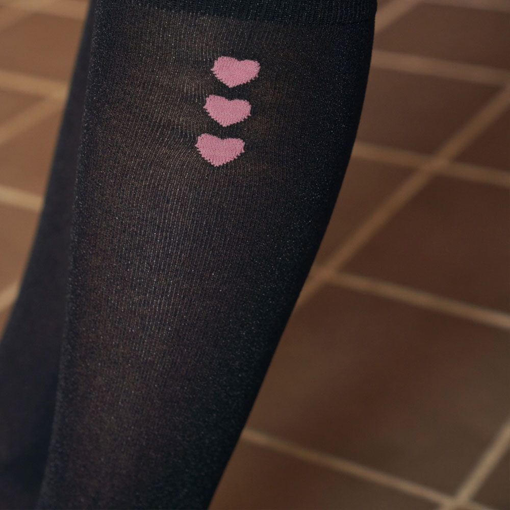 socks detail image-S2L3