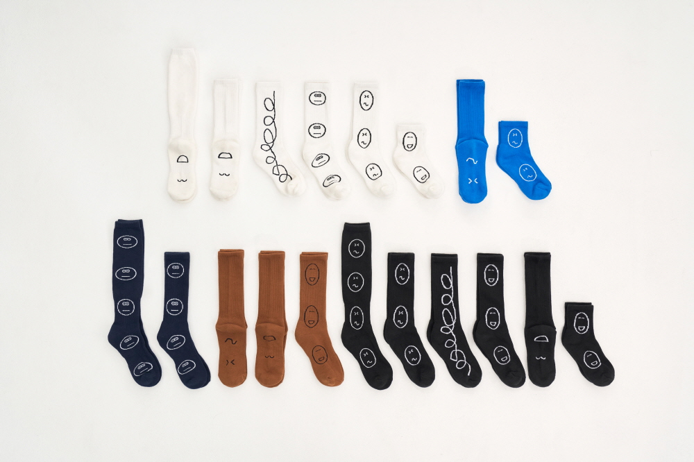 socks product image-S1L3