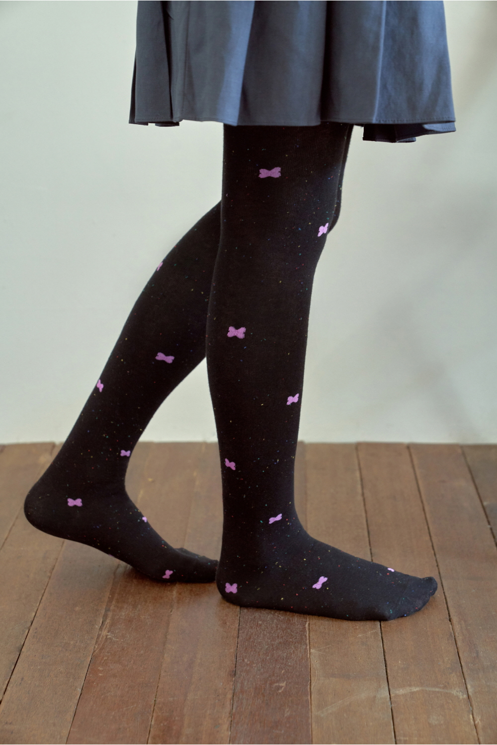 socks model image-S1L17