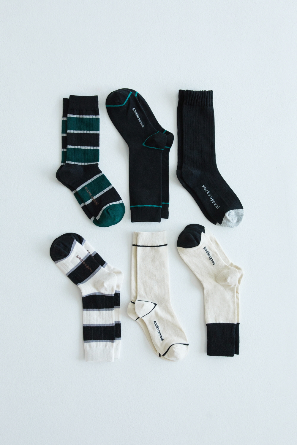 socks white color image-S12L2