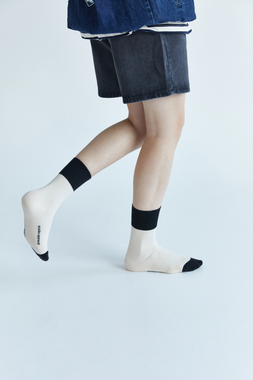 socks model image-S12L13