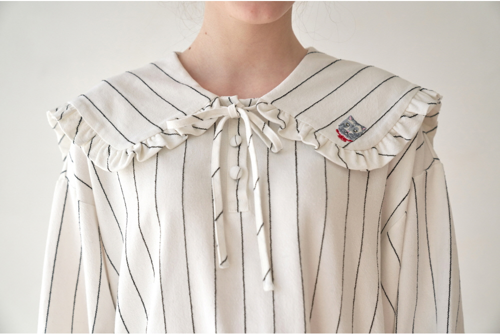 blouse detail image-S1L6