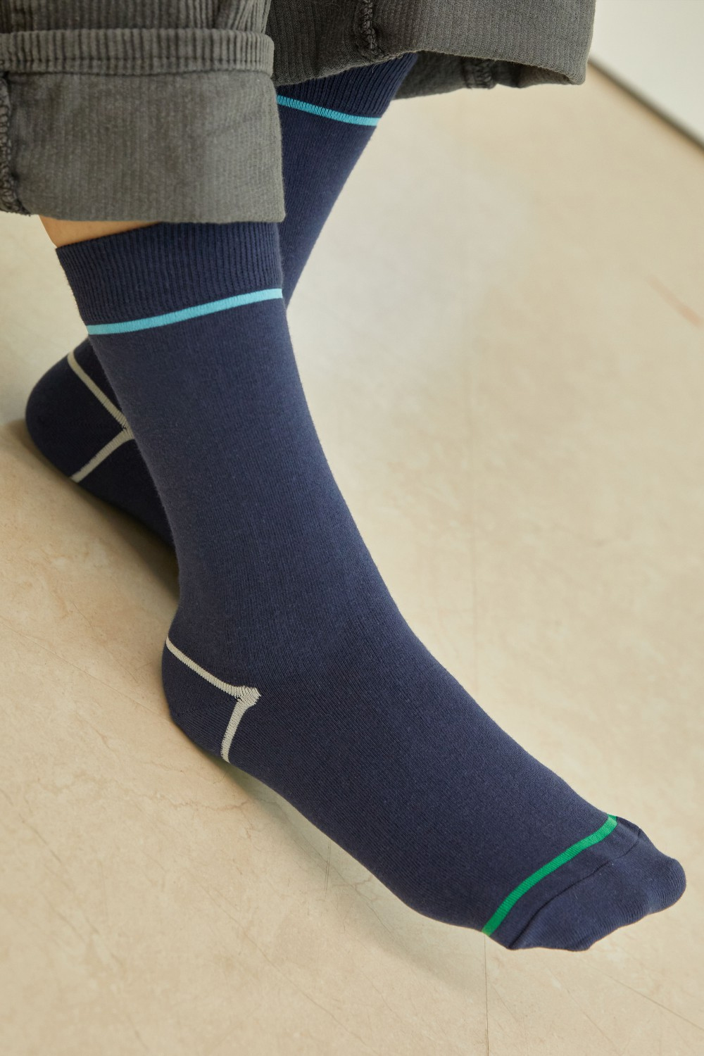 socks product image-S3L4
